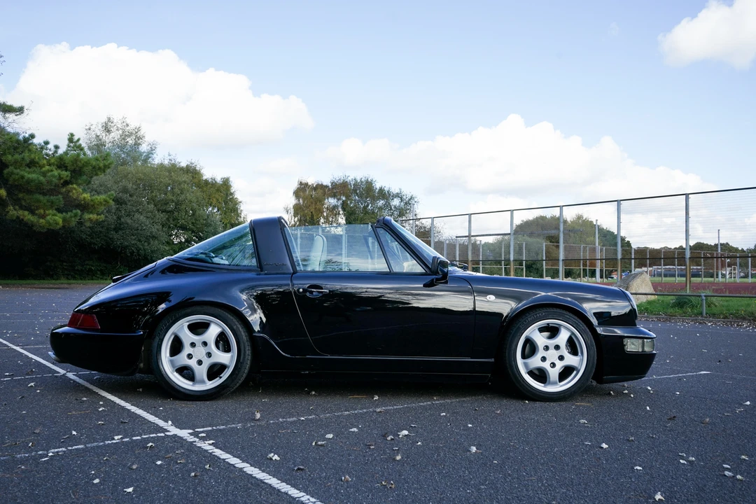 1990 Porsche 964 Carrera 4 - Image 8 of 31