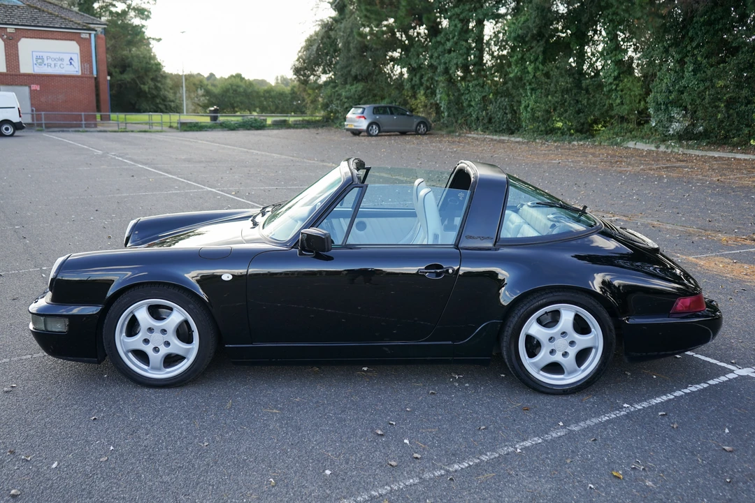 1990 Porsche 964 Carrera 4 - Image 11 of 31