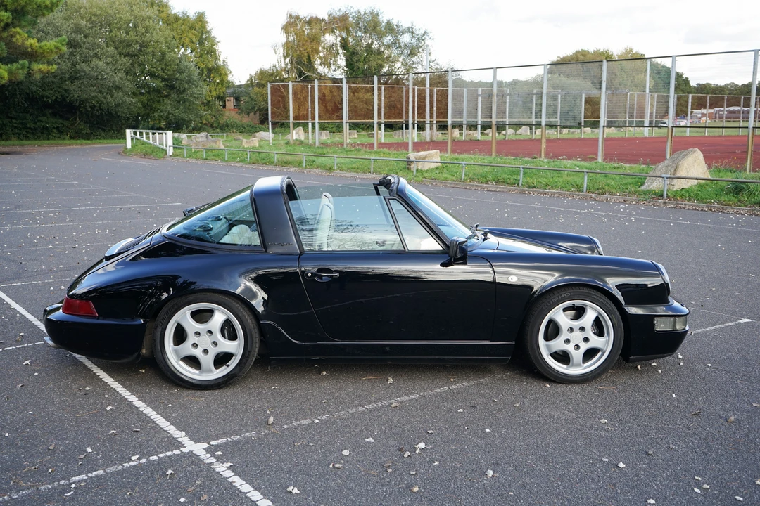 1990 Porsche 964 Carrera 4 - Image 14 of 31