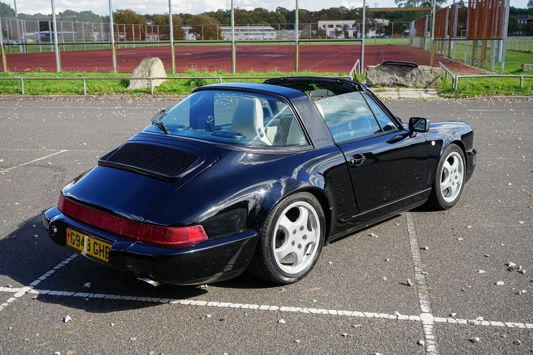 1990 Porsche 964 Carrera 4 - Image 15 of 31