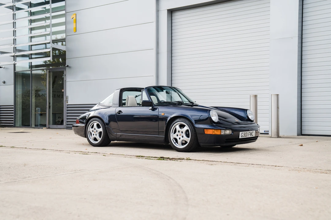 1990 Porsche 964 Carrera 4 - Image 9 of 31