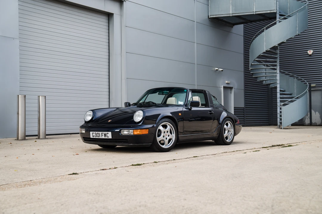 1990 Porsche 964 Carrera 4 - Image 11 of 31