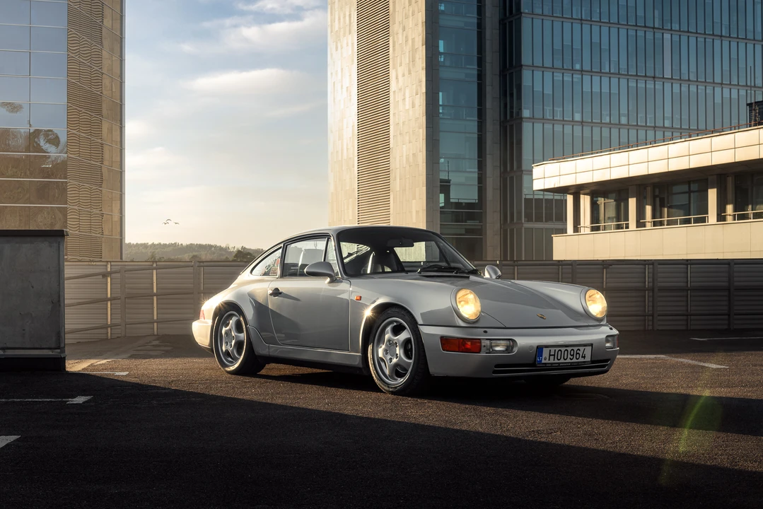 1990 Porsche 964 Carrera 4 - Image 19 of 31
