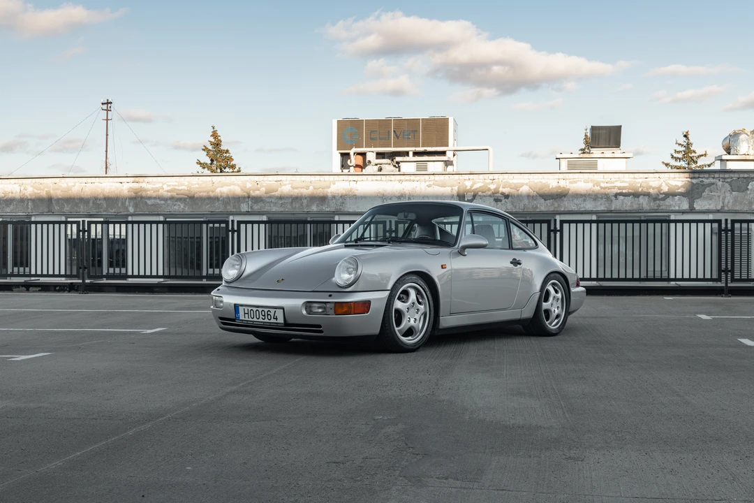 1990 Porsche 964 Carrera 4 - Image 18 of 31