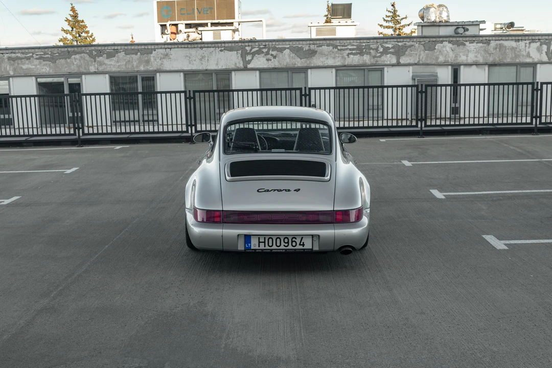 1990 Porsche 964 Carrera 4 - Image 7 of 31