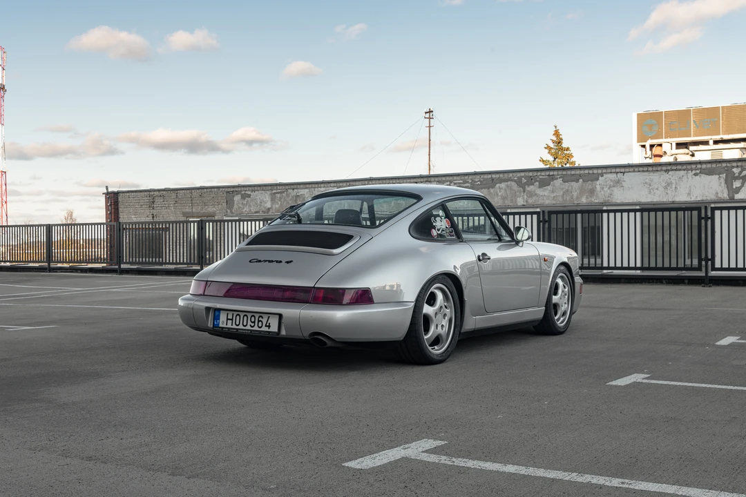 1990 Porsche 964 Carrera 4 - Image 6 of 31