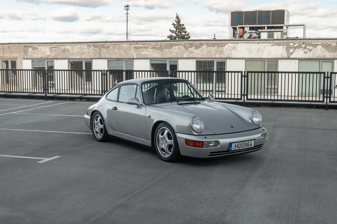 1990 Porsche 964 Carrera 4 - Image 12 of 31
