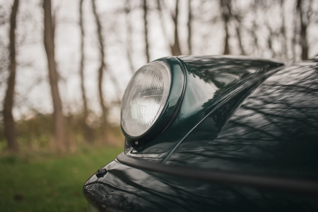 1990 Porsche 964 Carrera 4 - Image 21 of 31