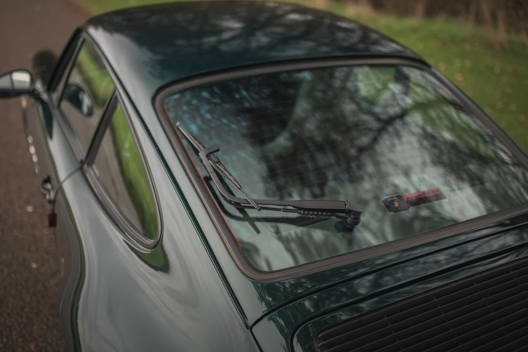 1990 Porsche 964 Carrera 4 - Image 26 of 31