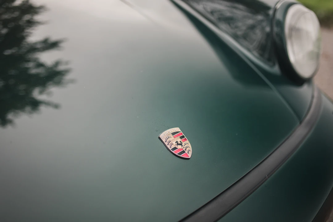 1990 Porsche 964 Carrera 4 - Image 25 of 31