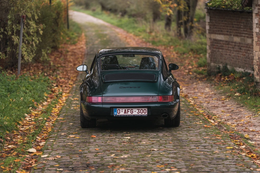 1990 Porsche 964 Carrera 4 - Image 14 of 31