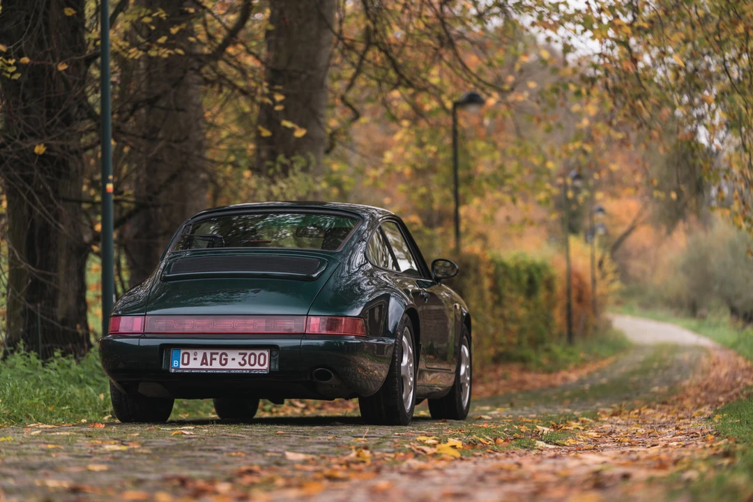 1990 Porsche 964 Carrera 4 - Image 6 of 31