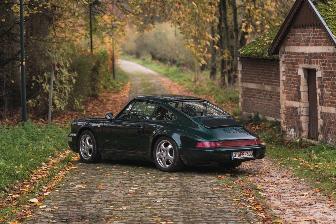 1990 Porsche 964 Carrera 4 - Image 8 of 31