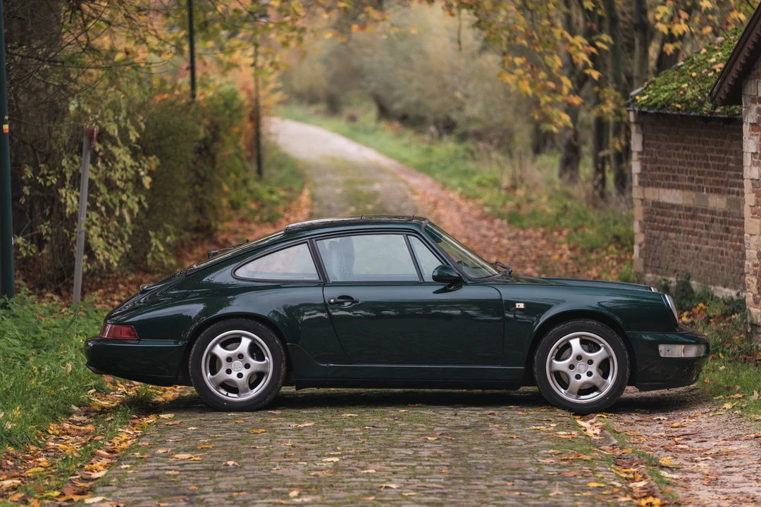 1990 Porsche 964 Carrera 4 - Image 5 of 31