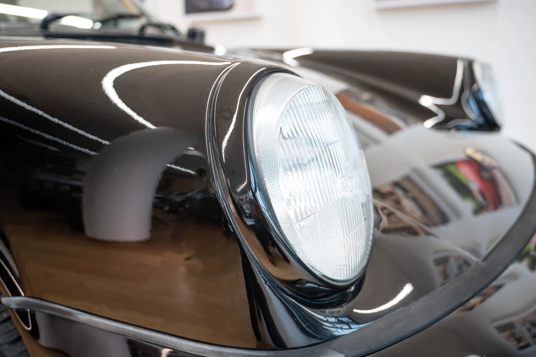 1990 Porsche 964 Carrera 4 - Image 14 of 31