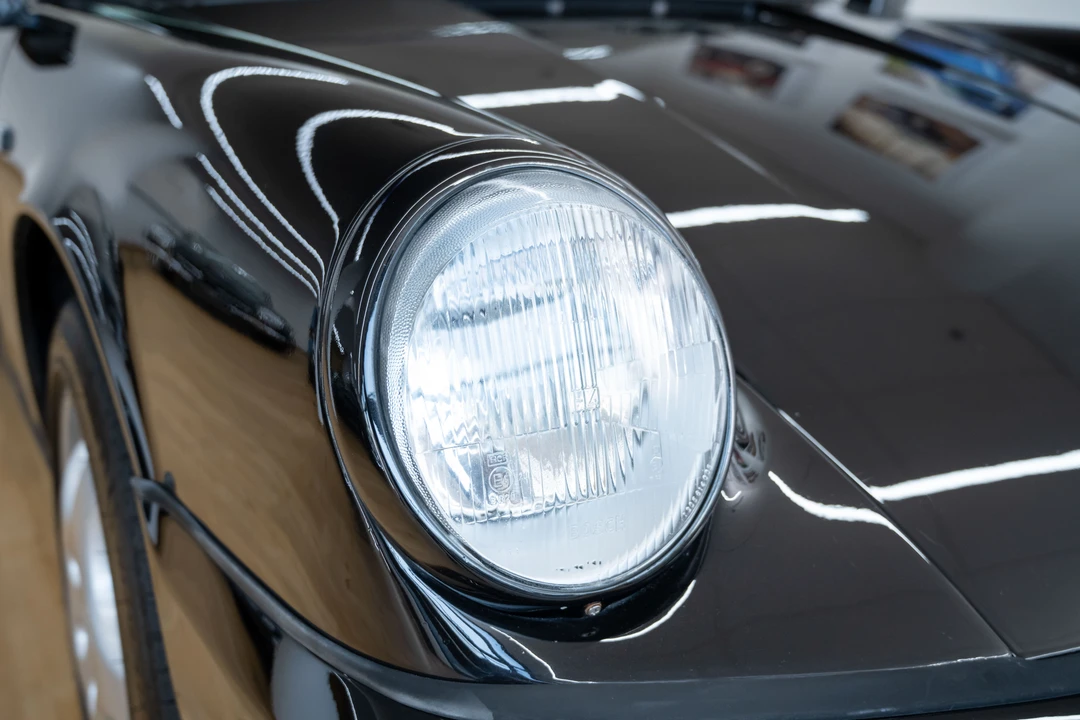 1990 Porsche 964 Carrera 4 - Image 16 of 31
