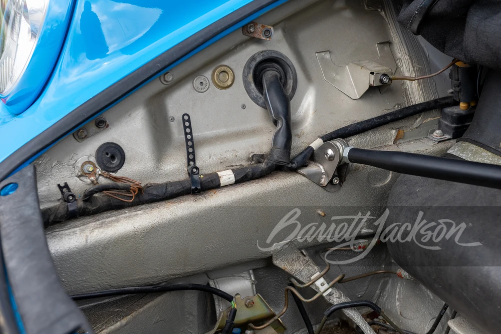 1990 Porsche 964 Carrera 4 - Image 12 of 31
