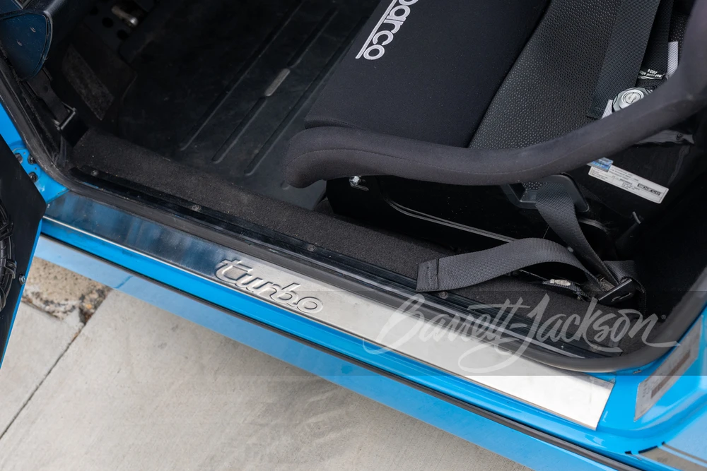 1990 Porsche 964 Carrera 4 - Image 25 of 31