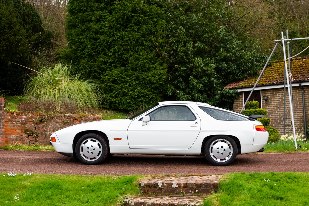 1990 Porsche 928 S4 - Image 13 of 31