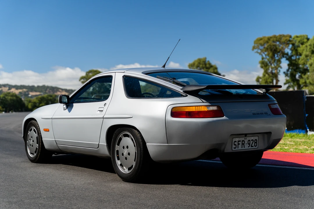 1990 Porsche 928 S4 - Image 14 of 31