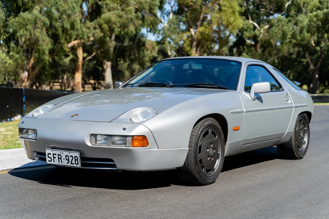 1990 Porsche 928 S4 - Image 2 of 31