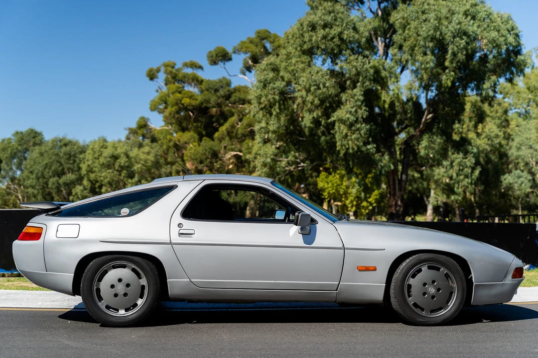 1990 Porsche 928 S4 - Image 17 of 31