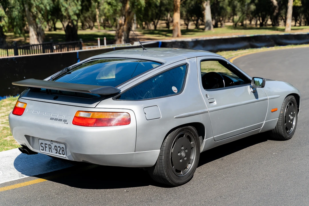 1990 Porsche 928 S4 - Image 16 of 31