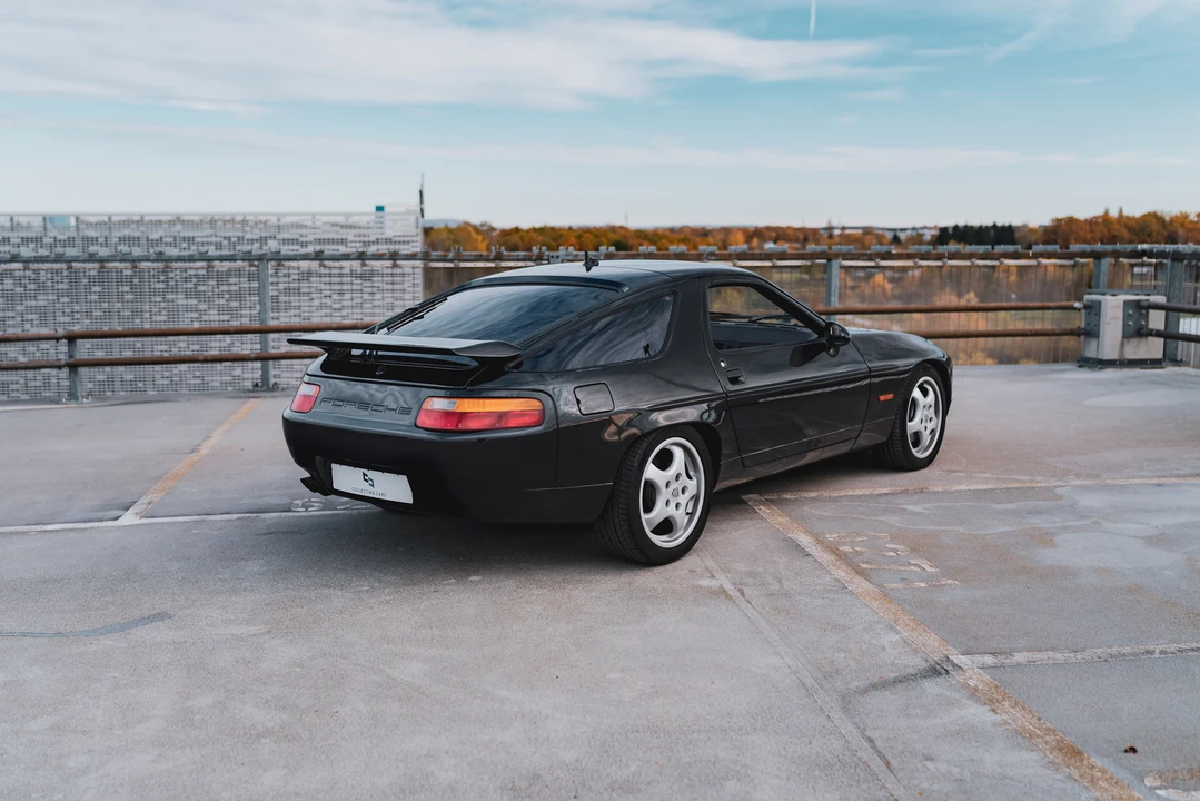1990 Porsche 928 S4 - Image 8 of 31