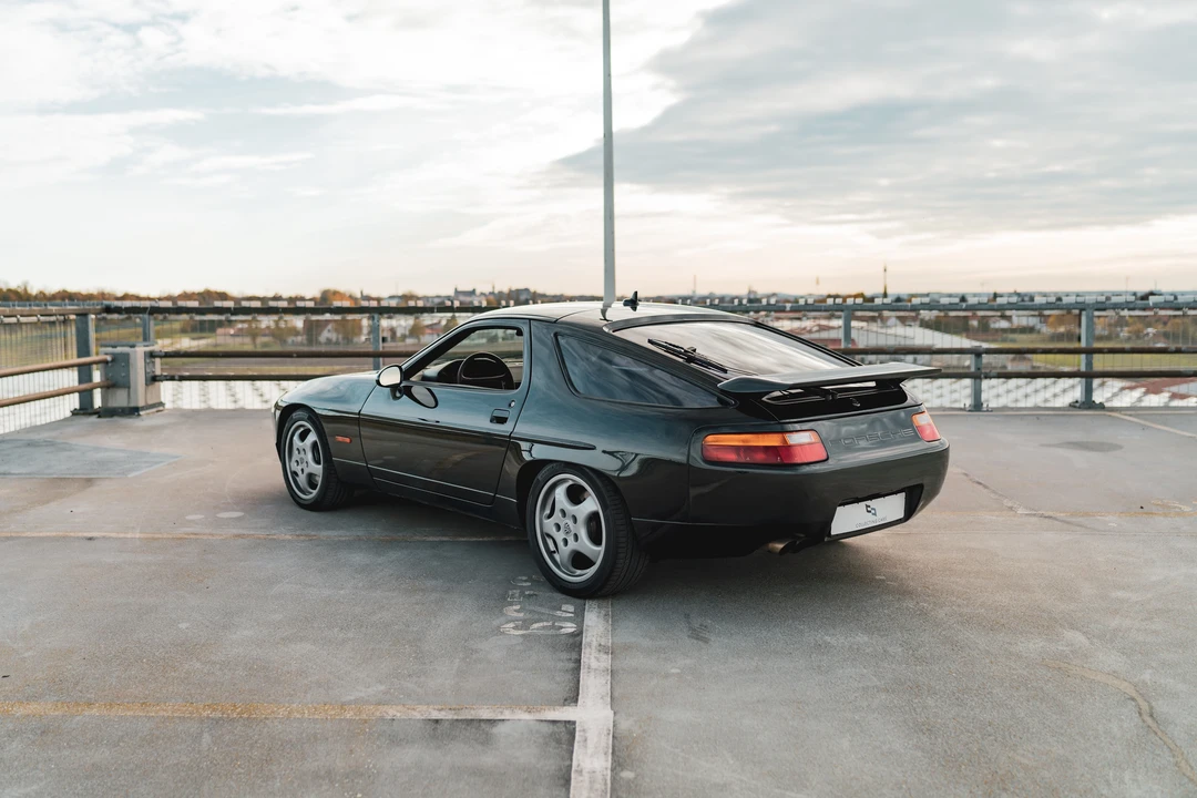 1990 Porsche 928 S4 - Image 6 of 31