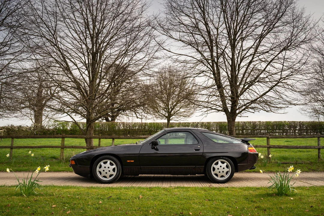 1990 Porsche 928 S4 - Image 12 of 31