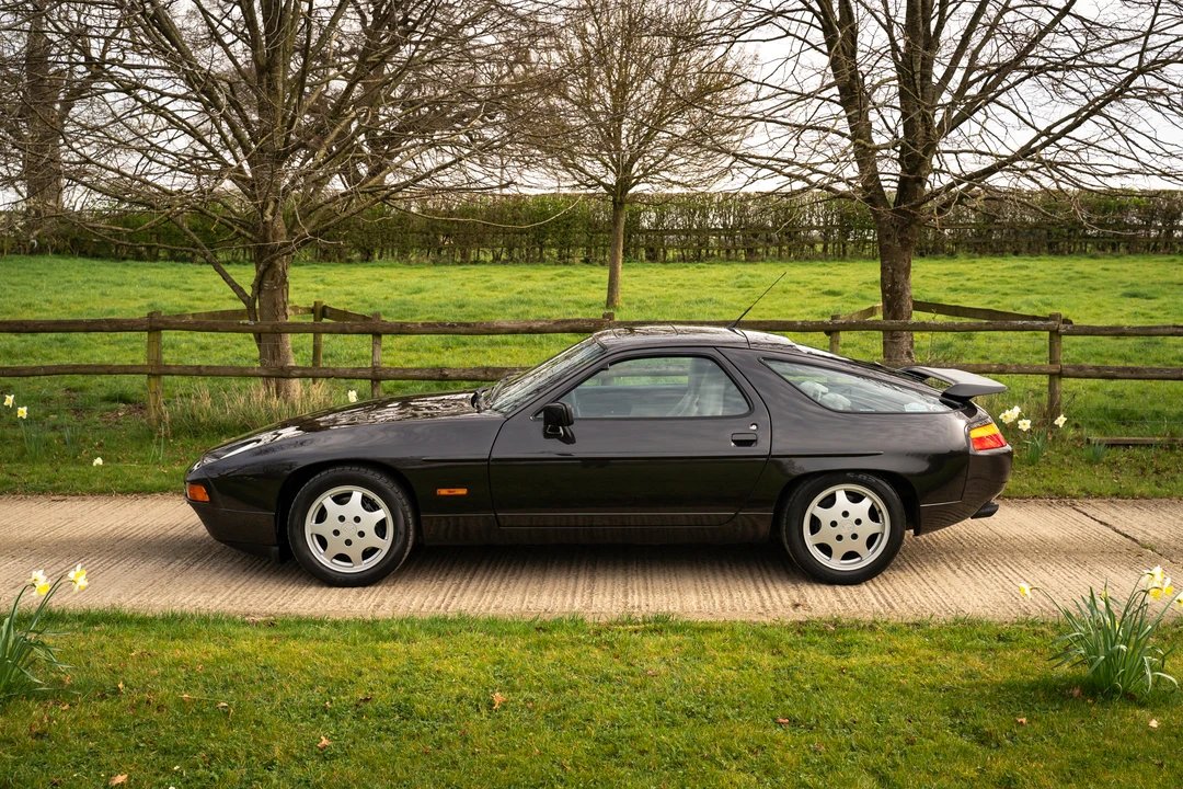 1990 Porsche 928 S4 - Image 13 of 31