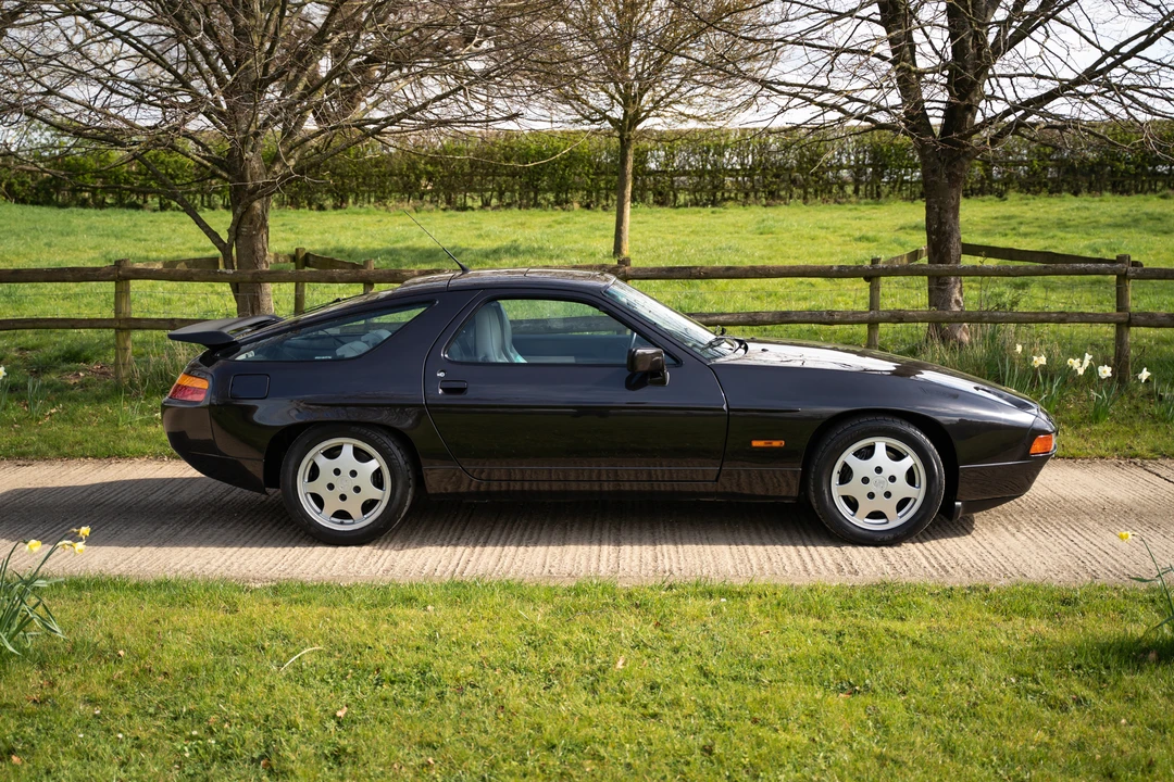 1990 Porsche 928 S4 - Image 6 of 31