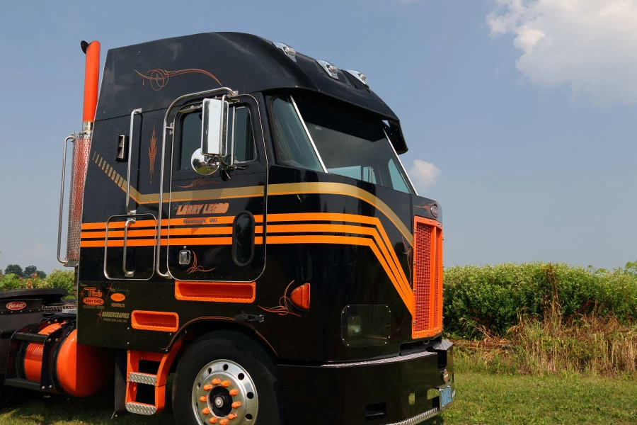 1990 Peterbilt - Image 12 of 31