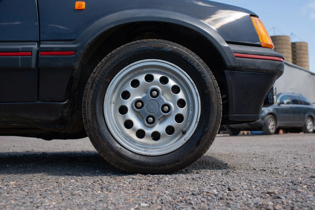 1990 Peugeot 205 GTI - Image 13 of 30