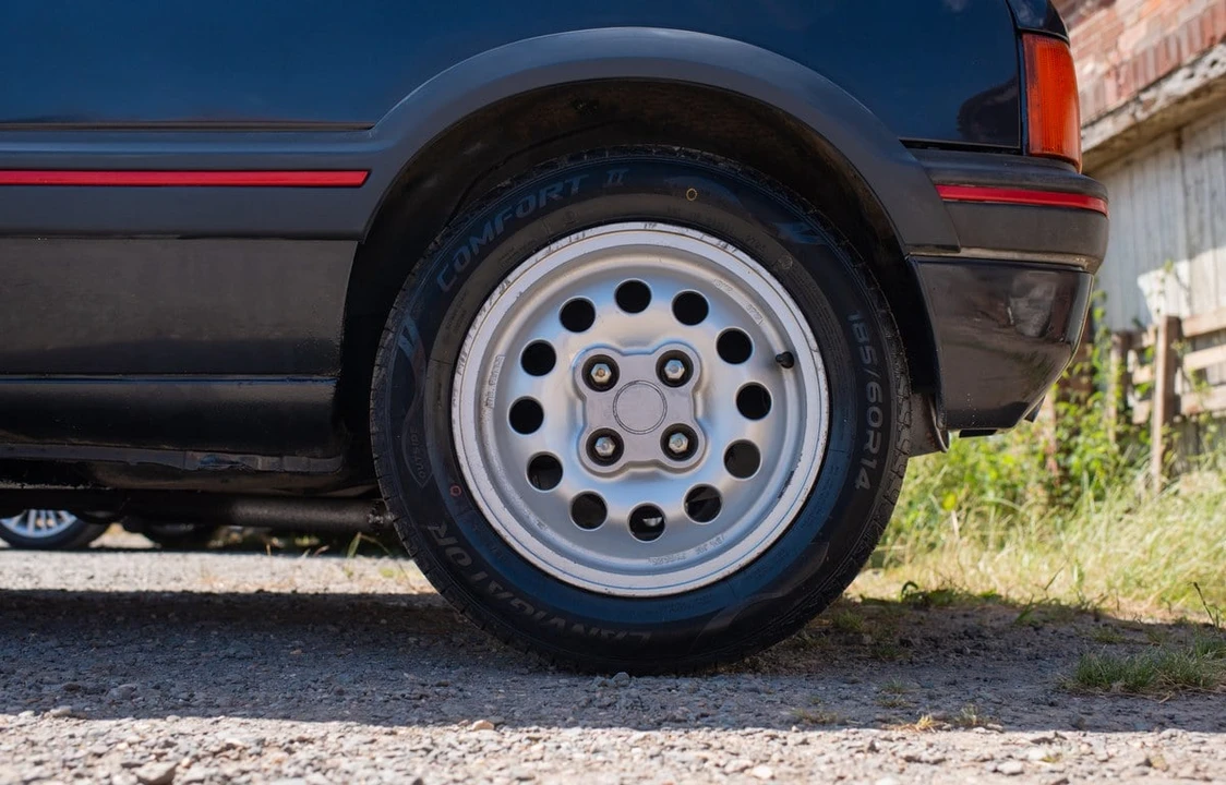 1990 Peugeot 205 GTI - Image 15 of 30