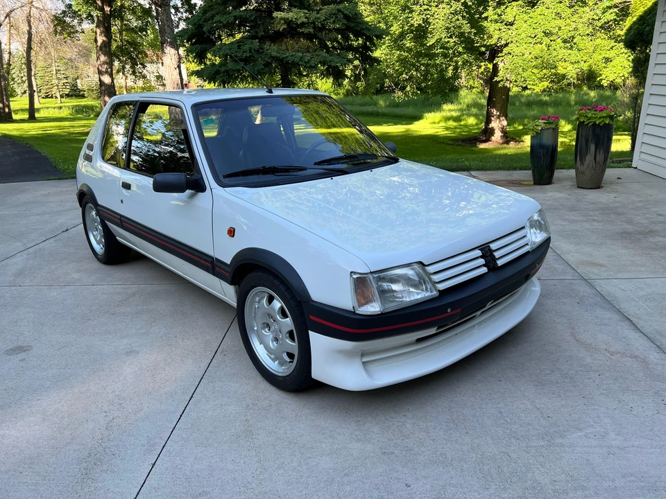 1990 Peugeot 205 GTI - Image 22 of 31