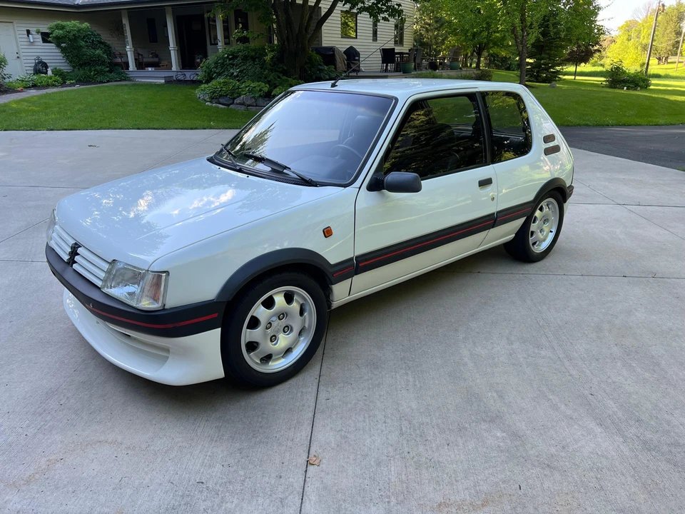 1990 Peugeot 205 GTI - Image 10 of 31
