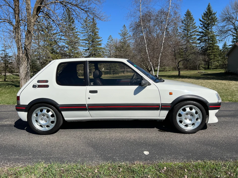 1990 Peugeot 205 GTI - Image 17 of 31