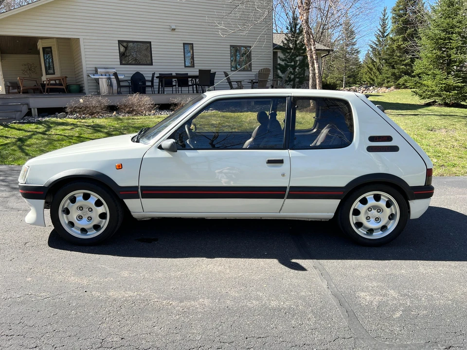 1990 Peugeot 205 GTI - Image 12 of 31