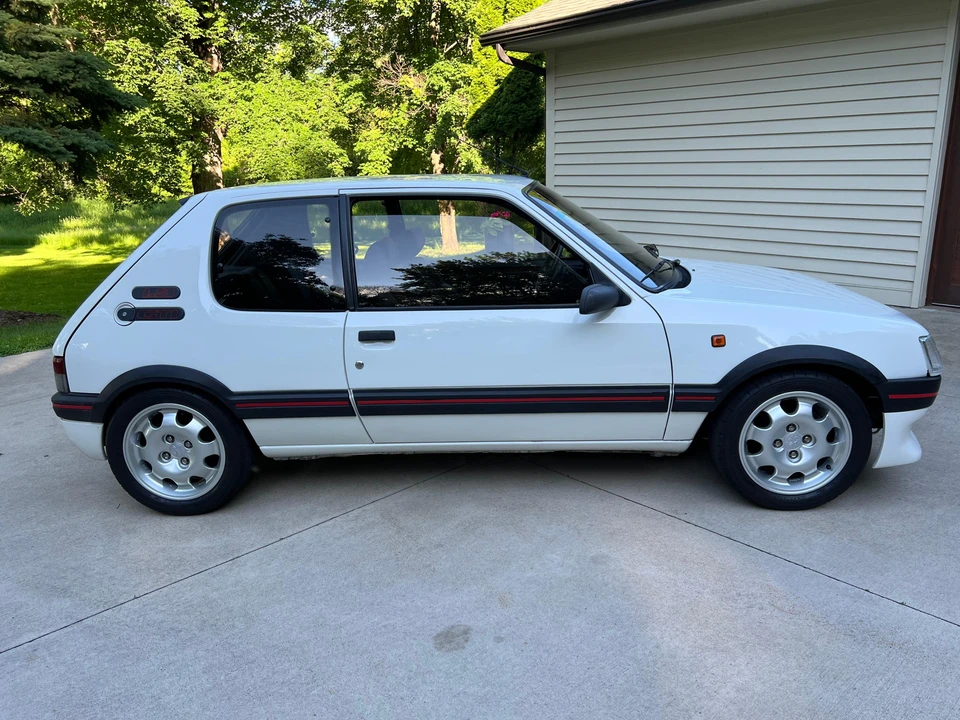 1990 Peugeot 205 GTI - Image 19 of 31