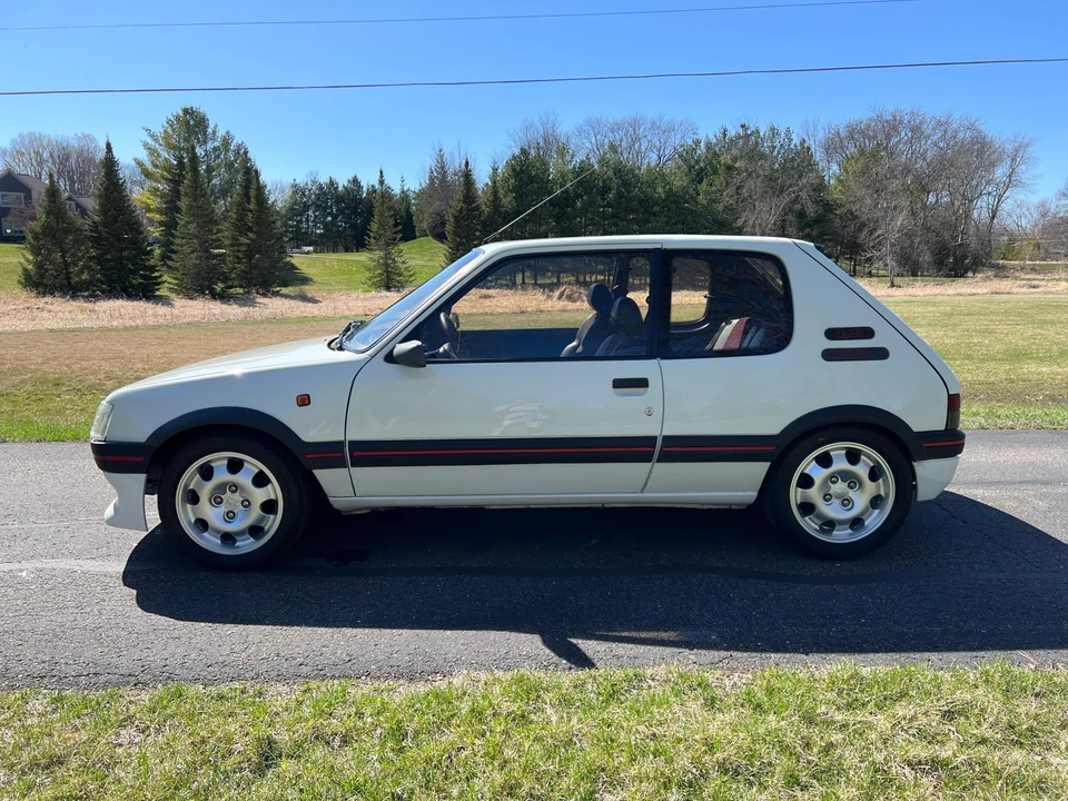 1990 Peugeot 205 GTI - Image 11 of 31