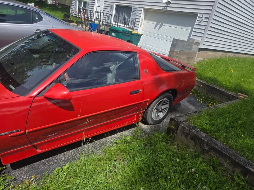 1990 Pontiac Firebird 3rd Gen - Image 5 of 9