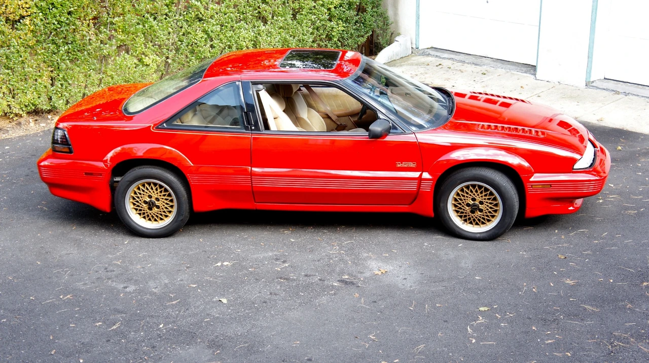 1990 Pontiac Grand Prix 3rd+ Gen - Image 24 of 31