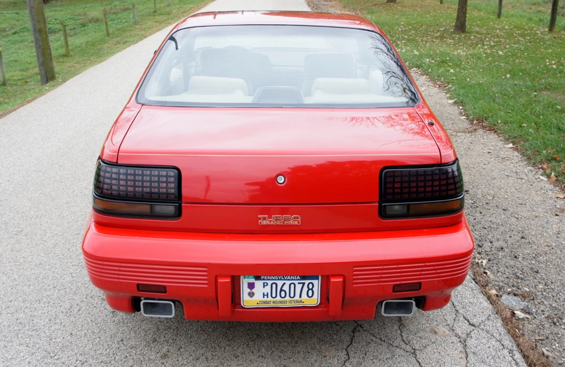 1990 Pontiac Grand Prix 3rd+ Gen - Image 17 of 31