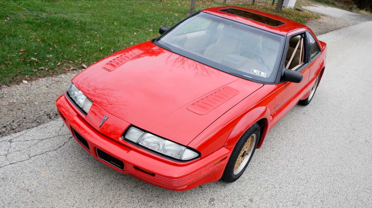 1990 Pontiac Grand Prix 3rd+ Gen - Image 2 of 31