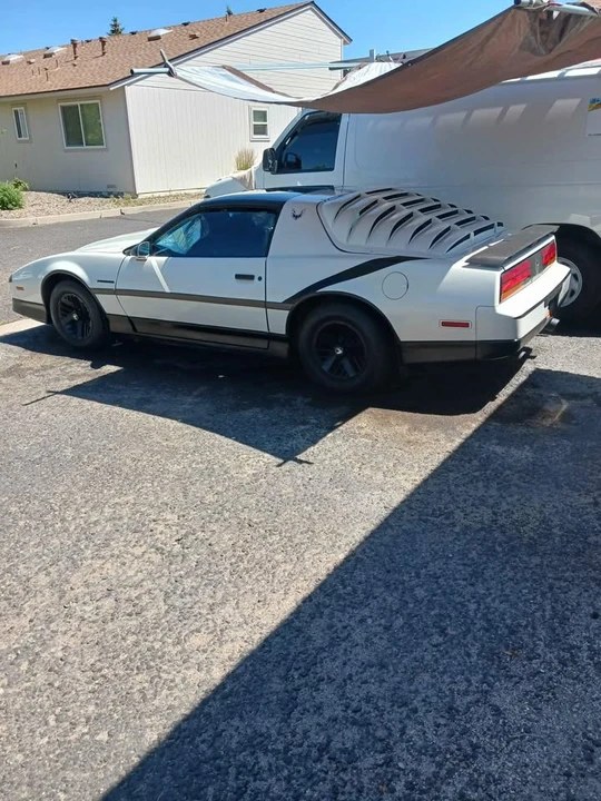 1990 Pontiac Firebird 3rd Gen - Image 3 of 11