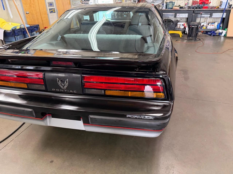 1990 Pontiac Firebird 3rd Gen - Image 7 of 31
