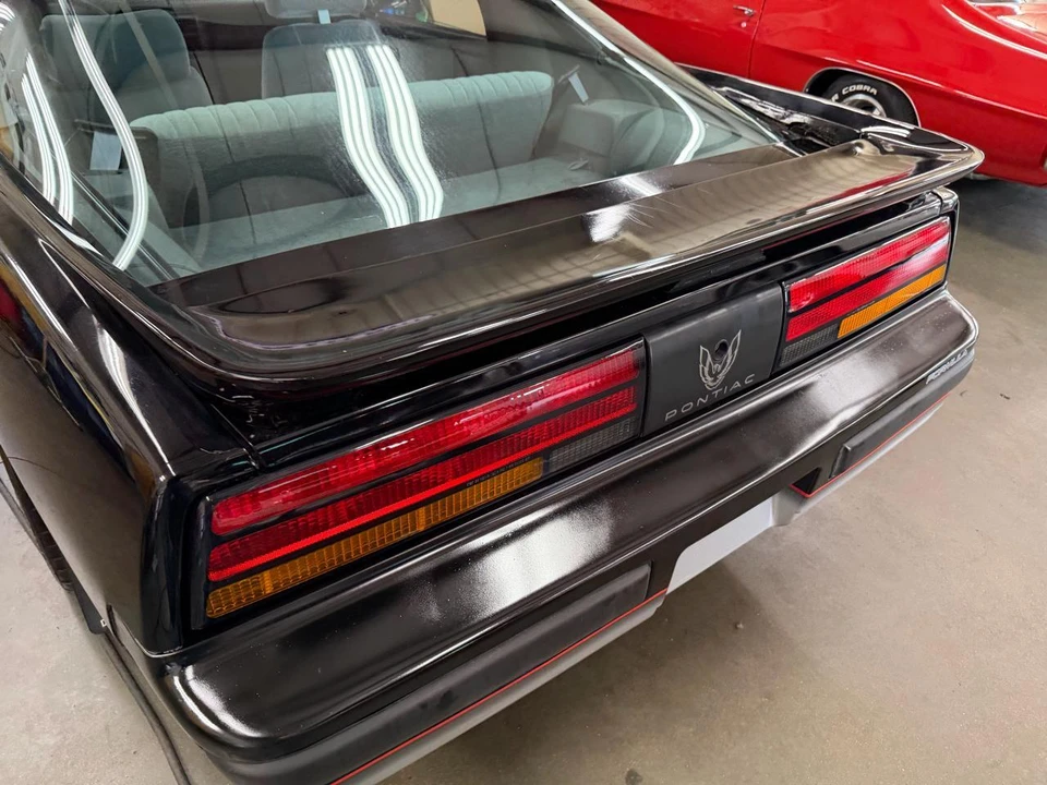 1990 Pontiac Firebird 3rd Gen - Image 8 of 31