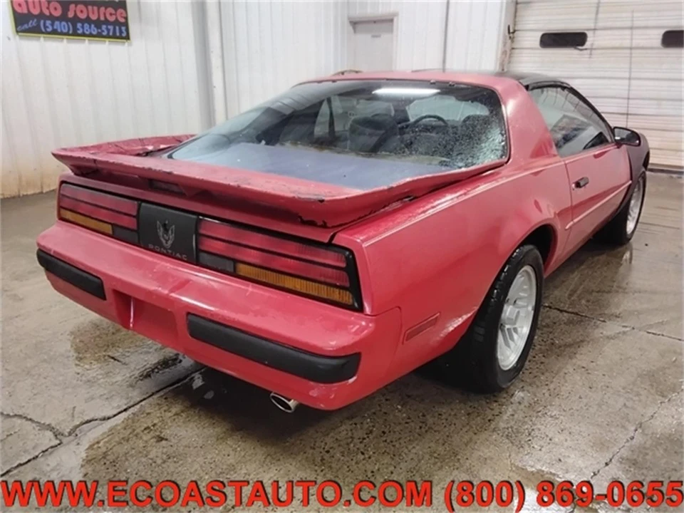 1990 Pontiac Firebird 3rd Gen - Image 3 of 21