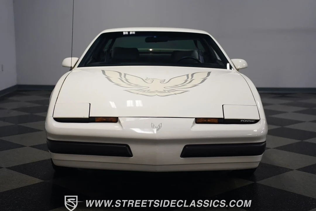 1990 Pontiac Firebird 3rd Gen - Image 6 of 21